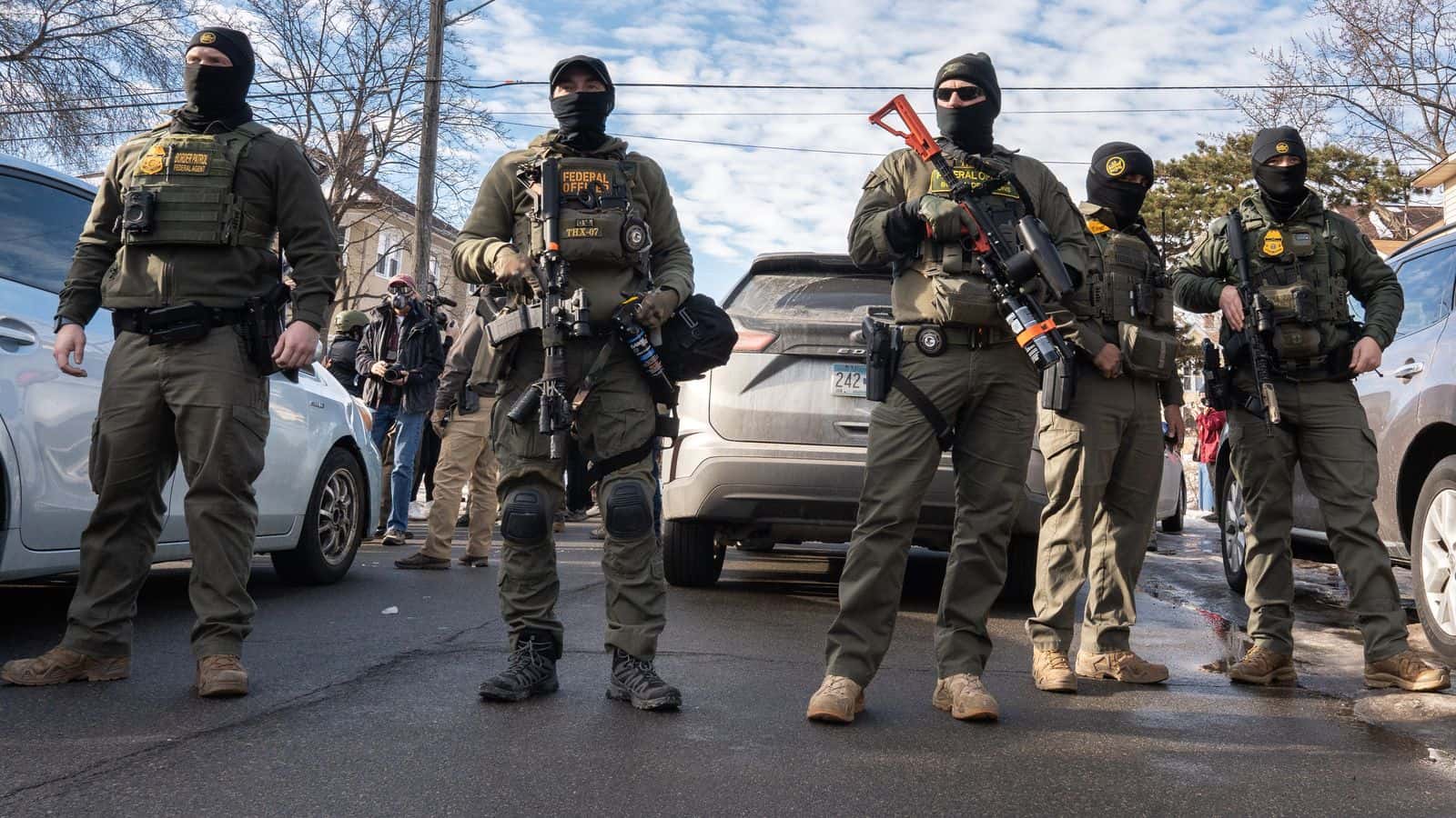 Armed Federal Agents on Park Avenue in Minneapolis