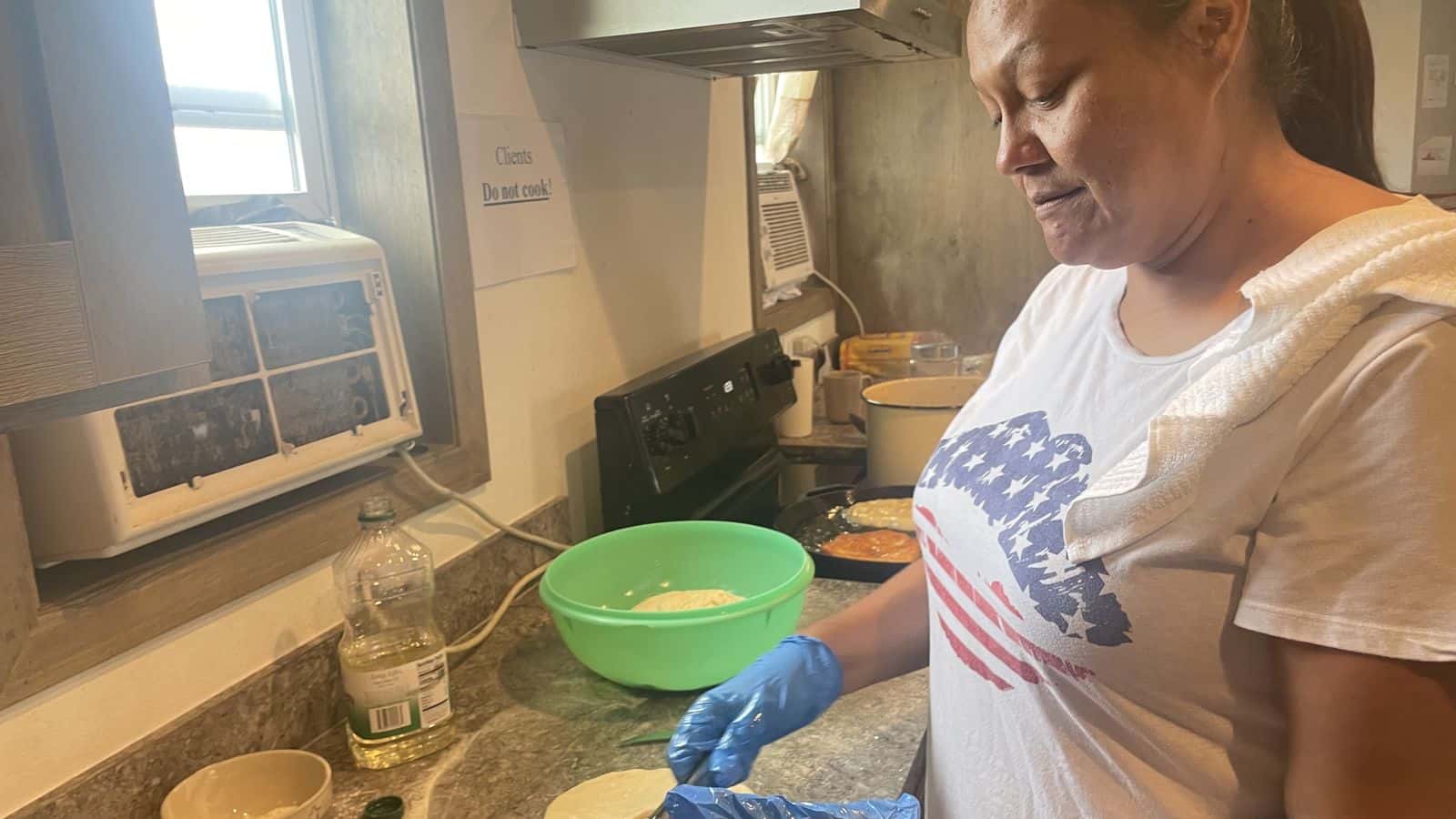 One of Natasha Eagleman’s favorite ways to contribute to the shelter is by connecting with her peers while making her mother-in-law’s fry bread recipe. Photo Credit/Adrianna Adame

