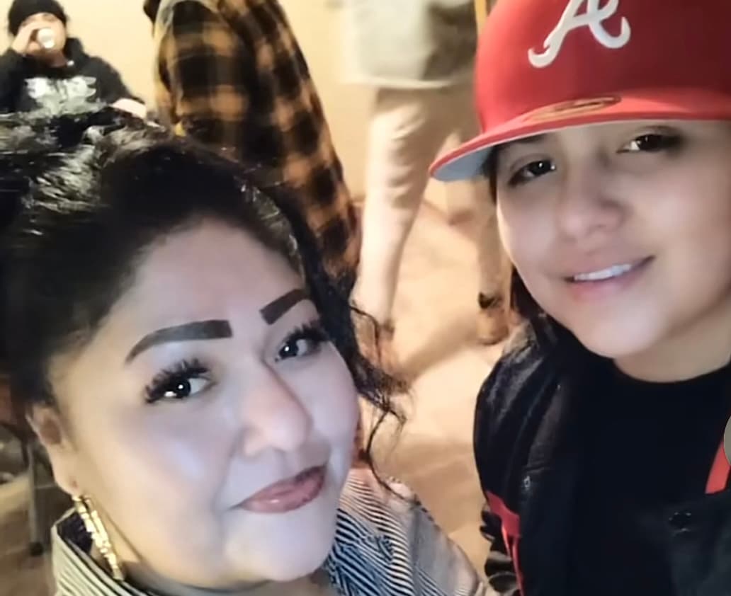 Undated photo of Leticia Jacobo (right) and her mother, Ericka Burns (left).  (Photo courtesy of Maria Nunez)